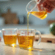 Couteau de cuisine avec verre doseur précis en gros plan